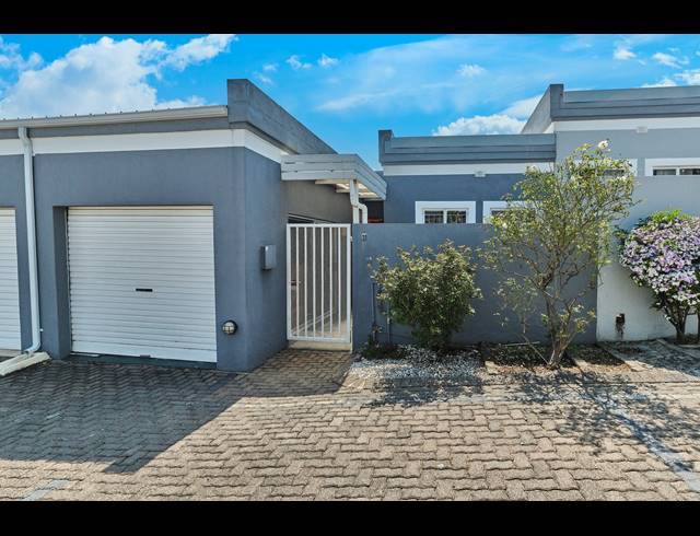 2 BEDROOM SIMPLEX FOR SALE IN PRESIDENT RIDGE